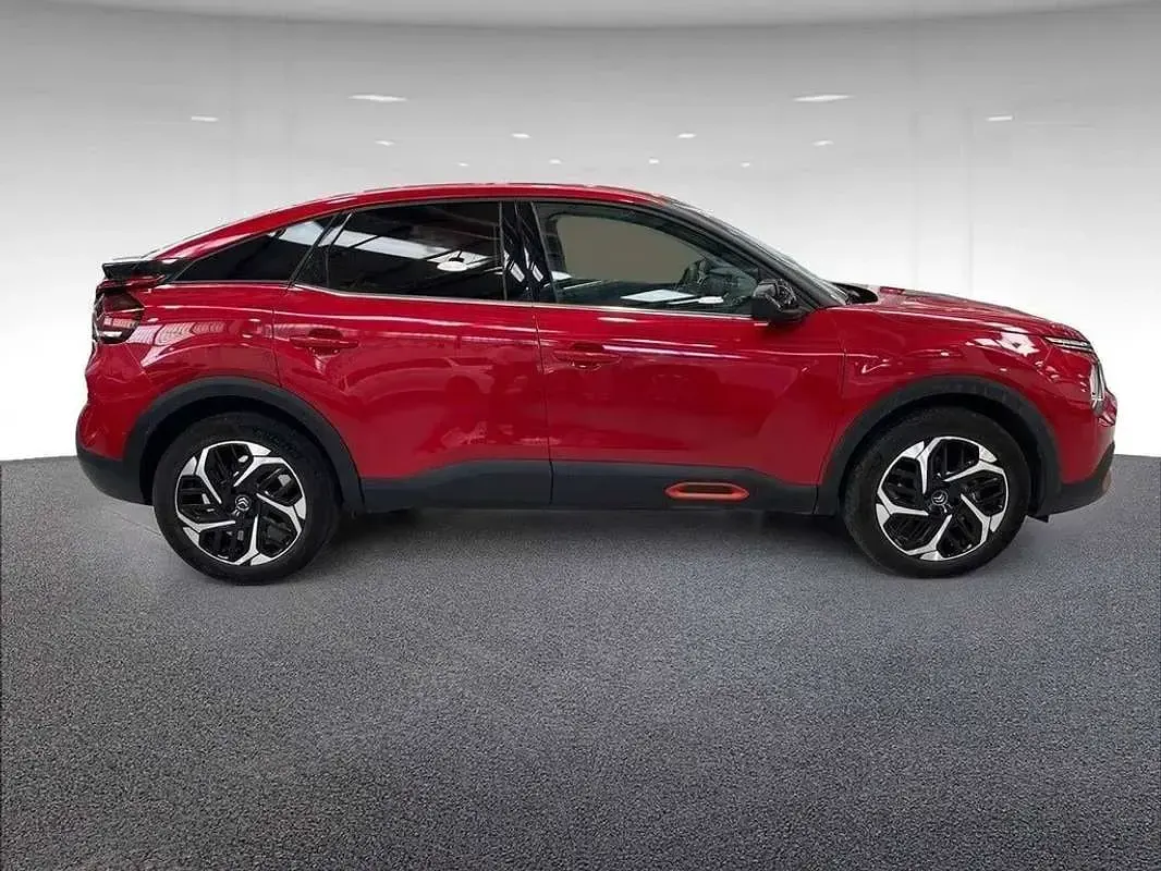 Usado Citroën C4 Feel 131 CV (96 kW) 2022 Rojo Utilitario