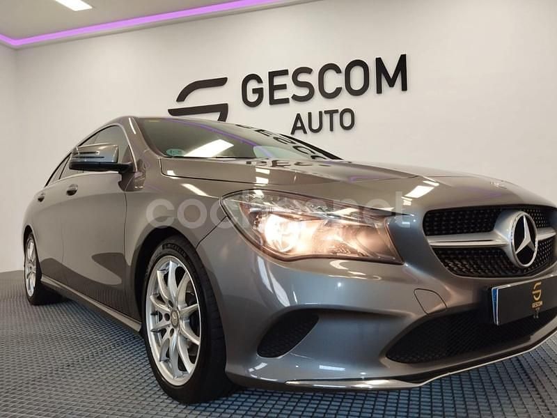 Gris / plata Usado 2016 Mercedes CLA200 Shooting Brake Urban Familiar | 13.900 € (Buen precio) - Imagen 1/4