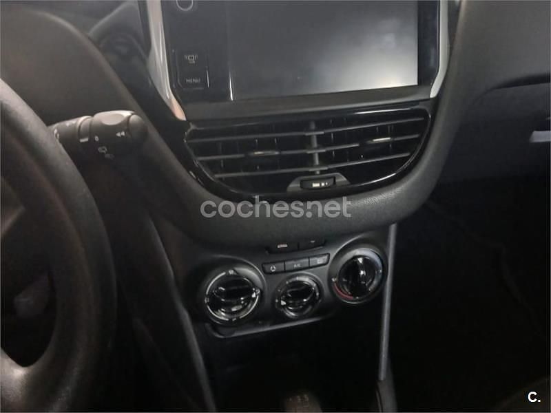Usado Peugeot 208 Access 82 CV (60 kW) 2013 Azul Utilitario