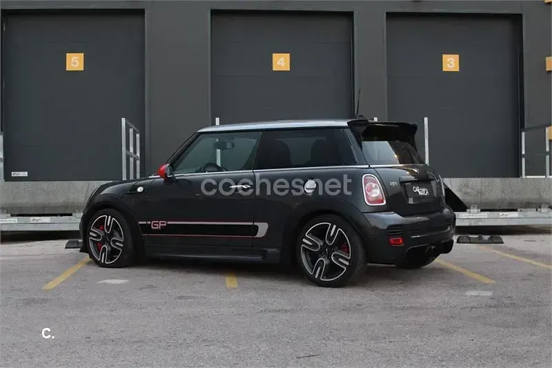 Usado Mini John Cooper Works 211 CV (155 kW) 2013 Gris / plata Utilitario