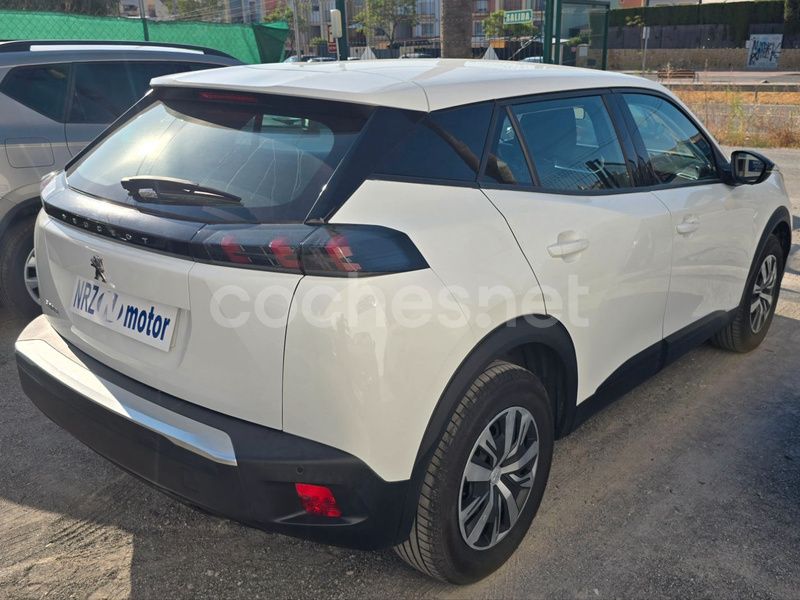Usado Peugeot 2008 Active 100 CV (73 kW) 2021 Blanco SUV