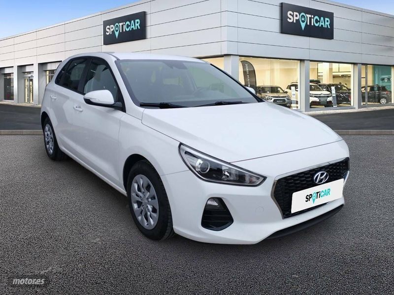 Usado Hyundai i30 95 CV (69 kW) 2018 Blanco Berlina