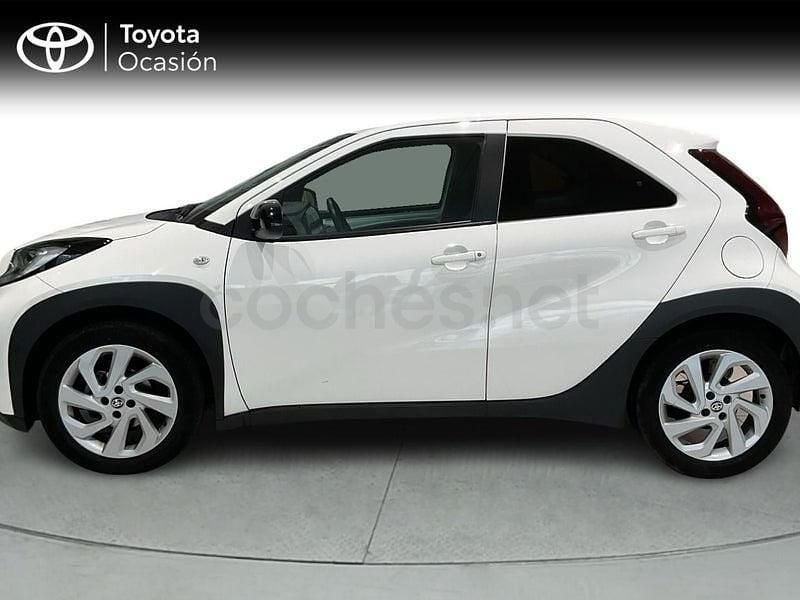 Usado Toyota Aygo X Play 72 CV (52 kW) 2024 Blanco SUV
