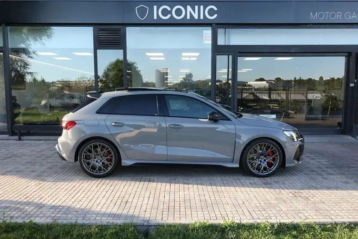 Nuevo Audi RS3 Sportback 400 CV (294 kW) 2026 Gris Utilitario