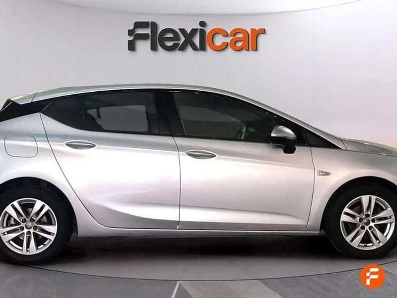 Usado Opel Astra GS Line 131 CV (96 kW) 2019 Gris Utilitario
