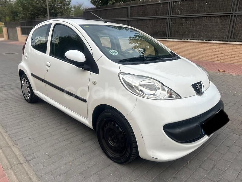 Usado Peugeot 107 54 CV (39 kW) 2007 Blanco Utilitario