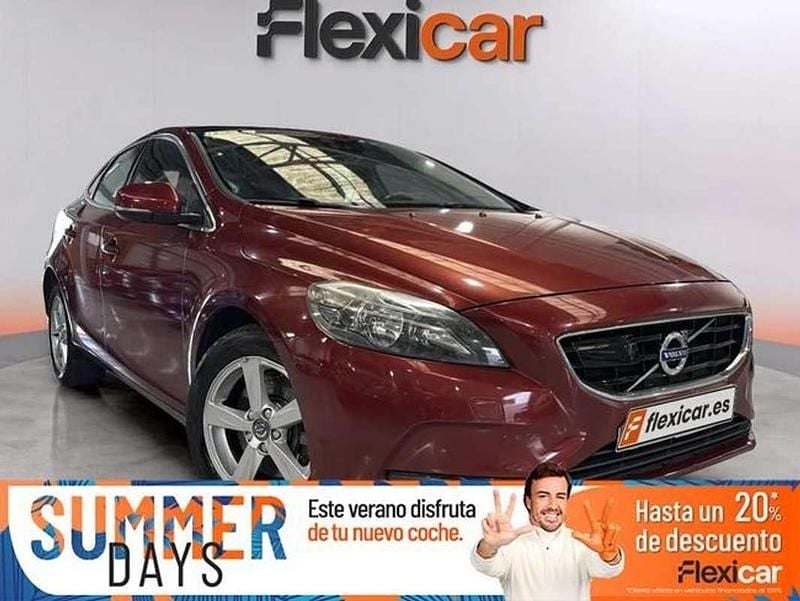 Burdeos Usado 2016 Volvo V40 Momentum Familiar | 9990 € (Super precio) - Imagen 1/4