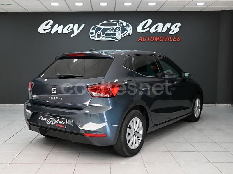 Usado Seat Ibiza XCELLENCE 110 CV (80 kW) 2021 Gris / plata Berlina