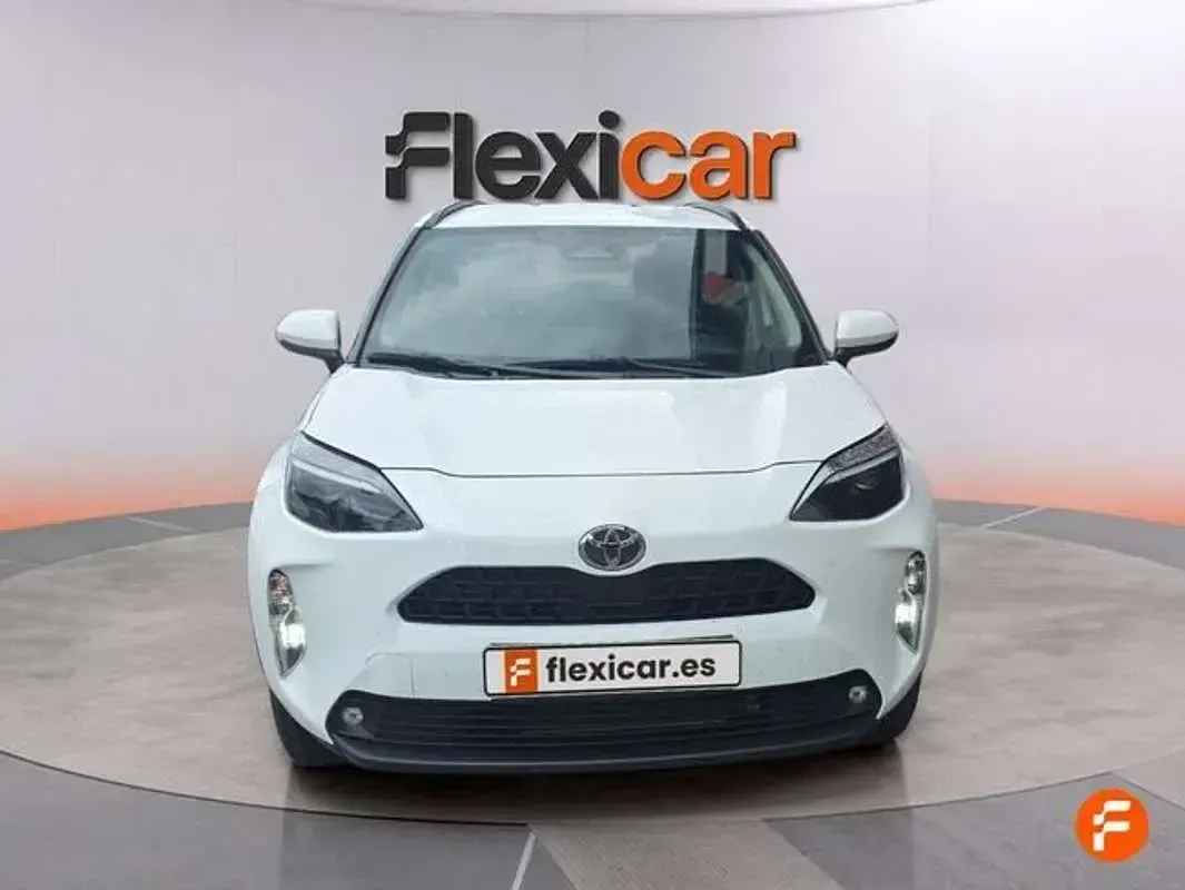Usado Toyota Yaris Cross Business Edition 131 CV (96 kW) 2025 Blanco SUV