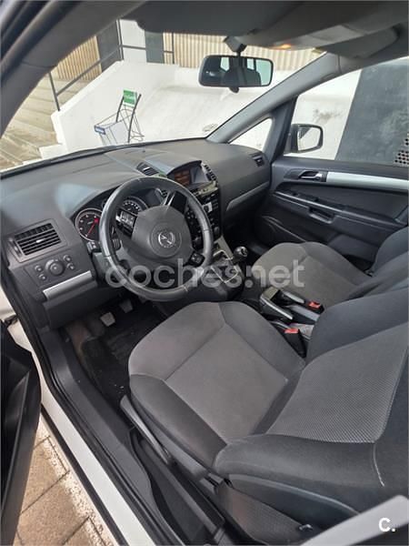 Blanco Usado 2013 Opel Zafira Family Monovolumen | 6300 € (Buen precio) - Imagen 1/4