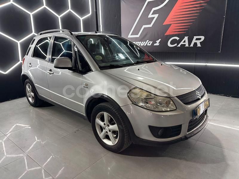Gris / plata Usado 2007 Suzuki SX4 GL SUV | 5980 € (Un poco caro) - Imagen 1/4