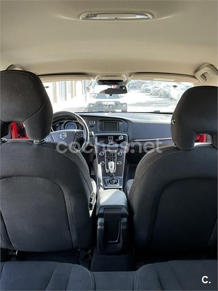 Usado Volvo V40 Kinetic 115 CV (84 kW) 2013 Rojo Berlina