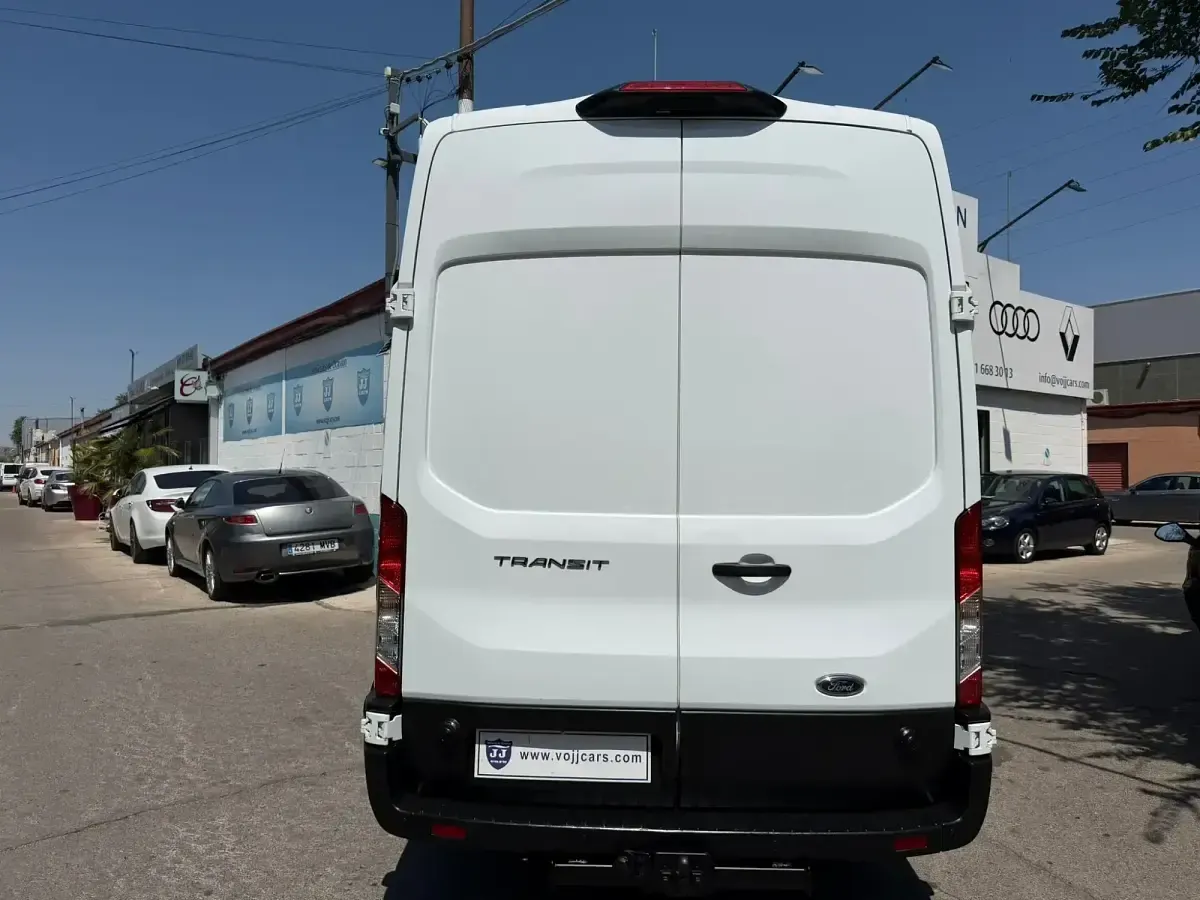 Usado Ford Transit Trend 130 CV (95 kW) 2023 Blanco Van