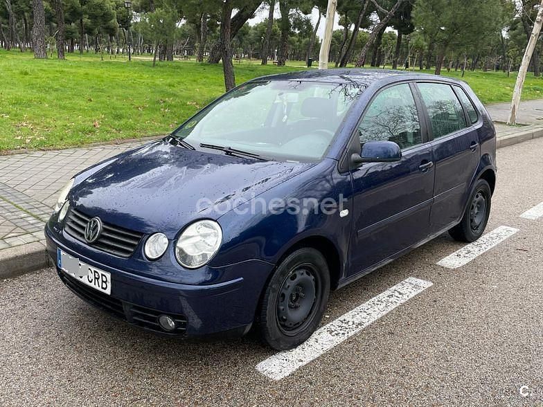 Usado VW Polo Trendline 75 CV (55 kW) 2003 Azul Berlina
