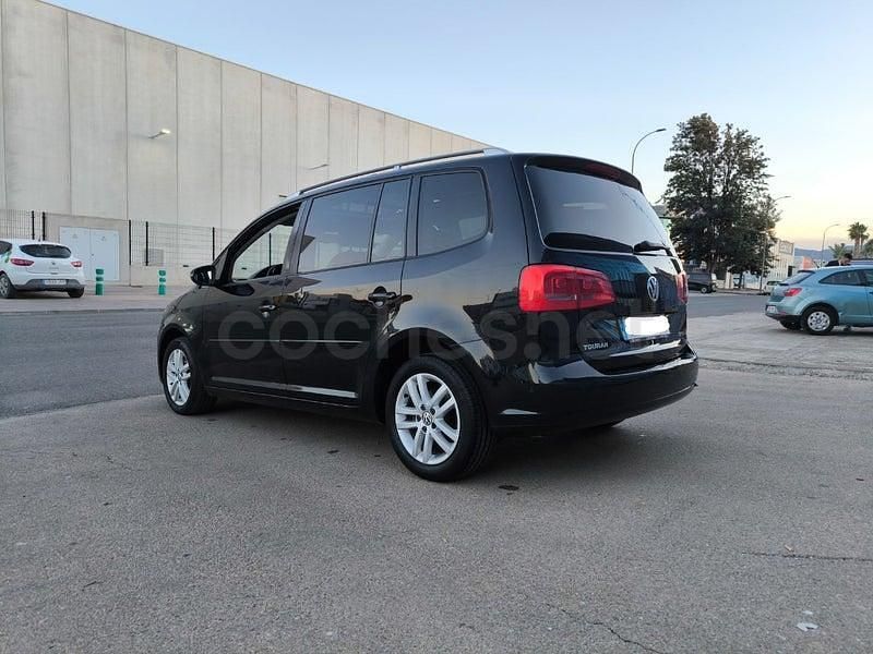 Usado VW Touran Sport 140 CV (102 kW) 2011 Negro Monovolumen