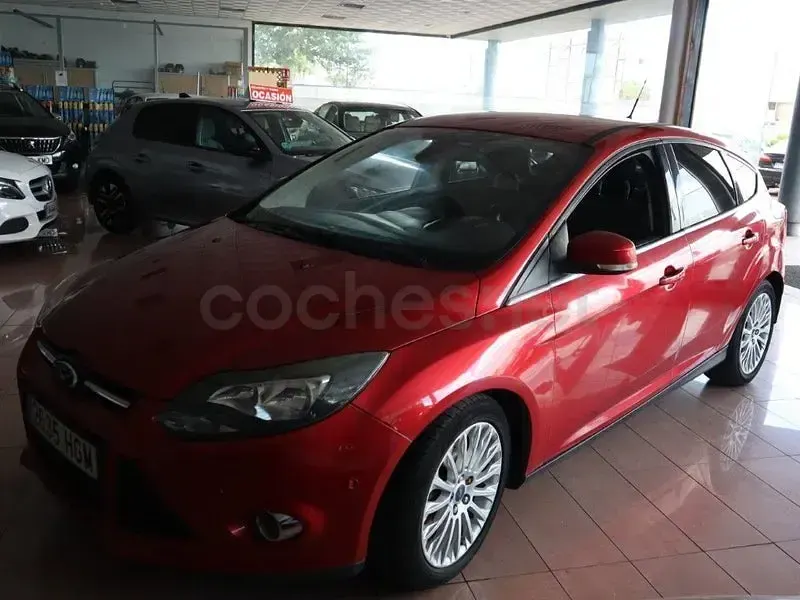 Usado Ford Focus Trend 115 CV (84 kW) 2012 Rojo Berlina