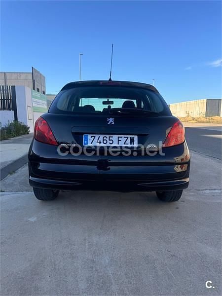 Usado Peugeot 207 Premium 90 CV (66 kW) 2008 Negro Berlina
