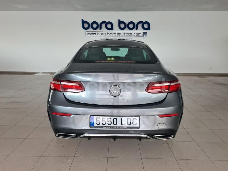 Usado Mercedes E220 194 CV (142 kW) 2020 Gris / plata Coupe