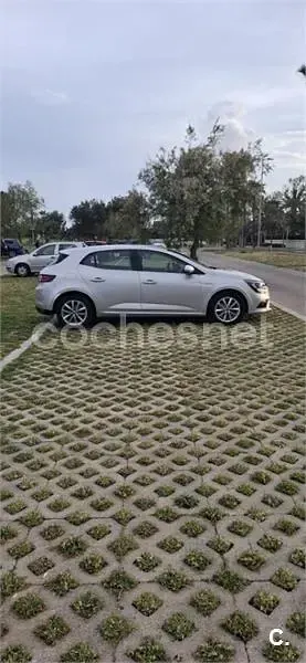 Usado Renault Mégane Business 115 CV (84 kW) 2018 Gris / plata Berlina