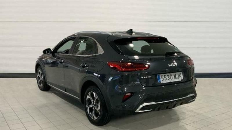 Usado Kia XCeed 120 CV (88 kW) 2023 Gris SUV