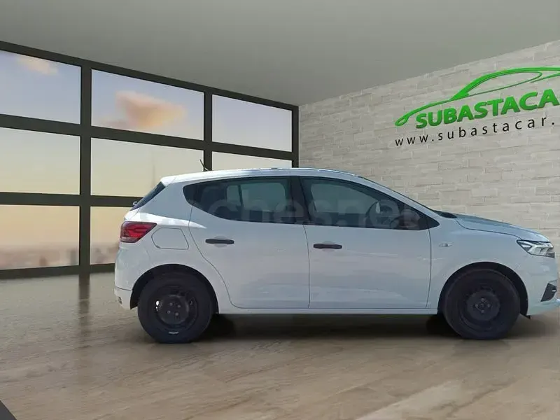 Usado Dacia Sandero Essentiel 101 CV (74 kW) 2021 Blanco Berlina