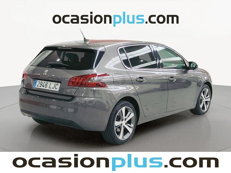 Usado Peugeot 308 Allure 131 CV (96 kW) 2020 Gris plata Monovolumen