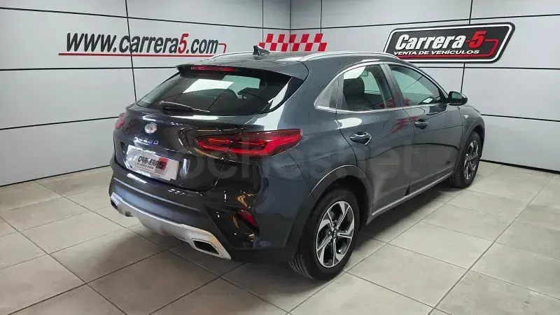 Usado Kia XCeed 115 CV (84 kW) 2019 Gris / plata SUV