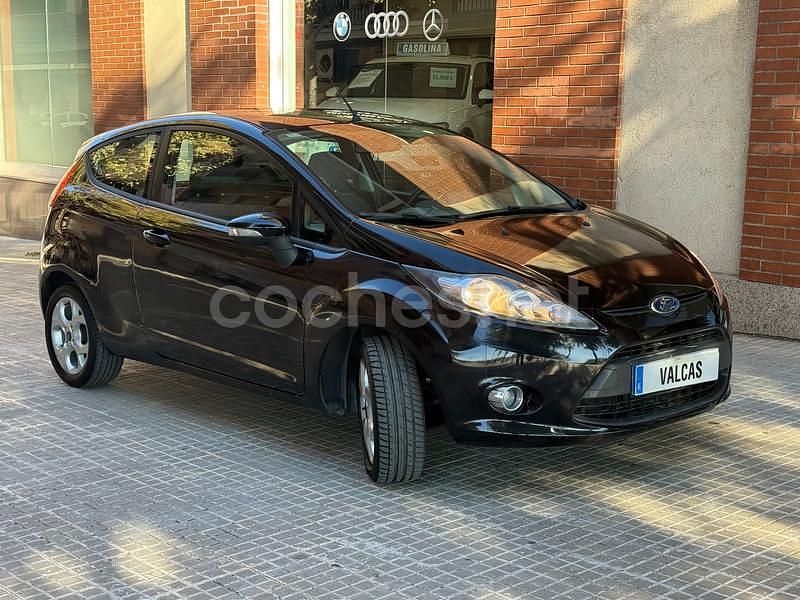 Negro Usado 2012 Ford Fiesta Trend Berlina | 5900 € (Precio justo) - Imagen 1/4