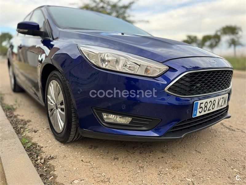 Usado Ford Focus Titanium 150 CV (110 kW) 2015 Azul Familiar