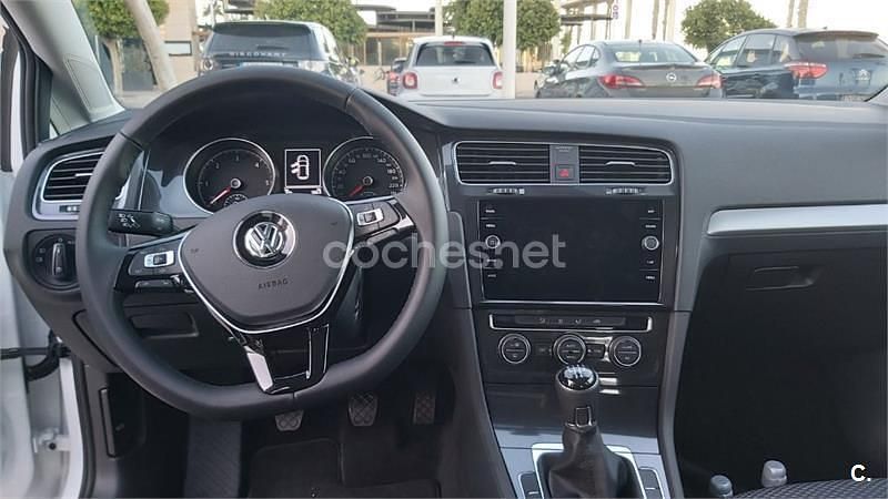 Używany VW Golf VII Edition 115 KM (84 kW) 2020 Biały Sedan/Limuzyna