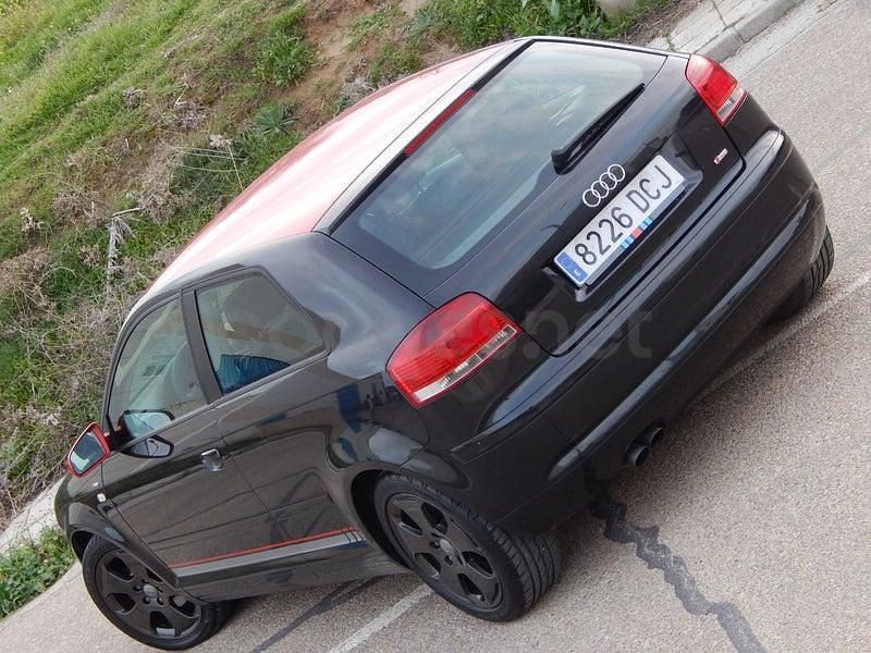 Usado Audi A3 Attraction 105 CV (77 kW) 2005 Negro Utilitario
