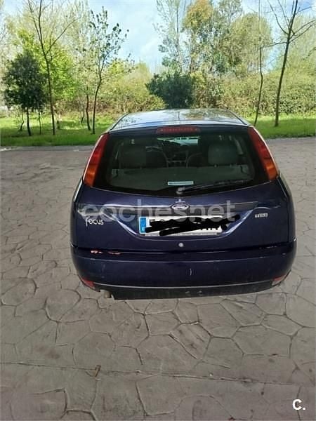 Käytetty Ford Focus Trend 90 HP (66 kW) 2001 Sininen Sedan