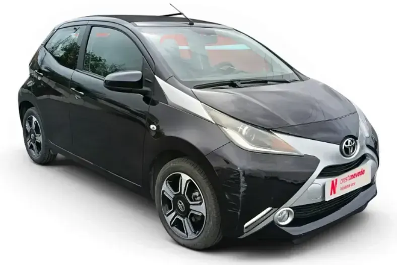 Usado Toyota Aygo X-cite 69 CV (50 kW) 2018 Negro Utilitario