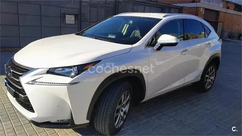 Usado Lexus NX300h Executive Line 197 CV (144 kW) 2015 Blanco SUV