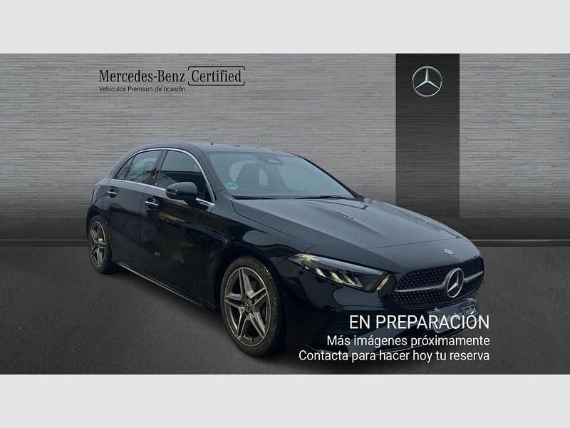 Usado Mercedes A200 AMG line 150 CV (110 kW) 2024 Negro Berlina