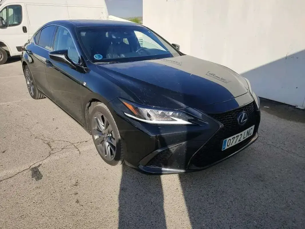 Usado Lexus ES300 Sport Line 218 CV (160 kW) 2021 Gris Berlina