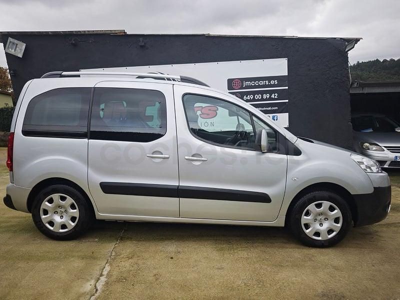 Usado Peugeot Partner Tepee Outdoor 90 CV (66 kW) 2010 Gris / plata Monovolumen