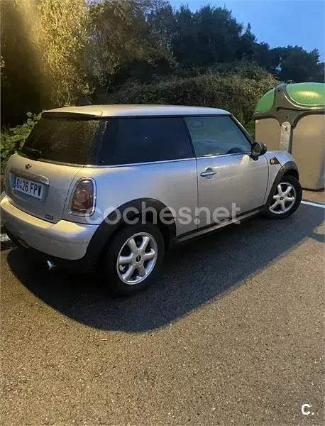 Usado Mini ONE 90 CV (66 kW) 2007 Gris / plata Utilitario
