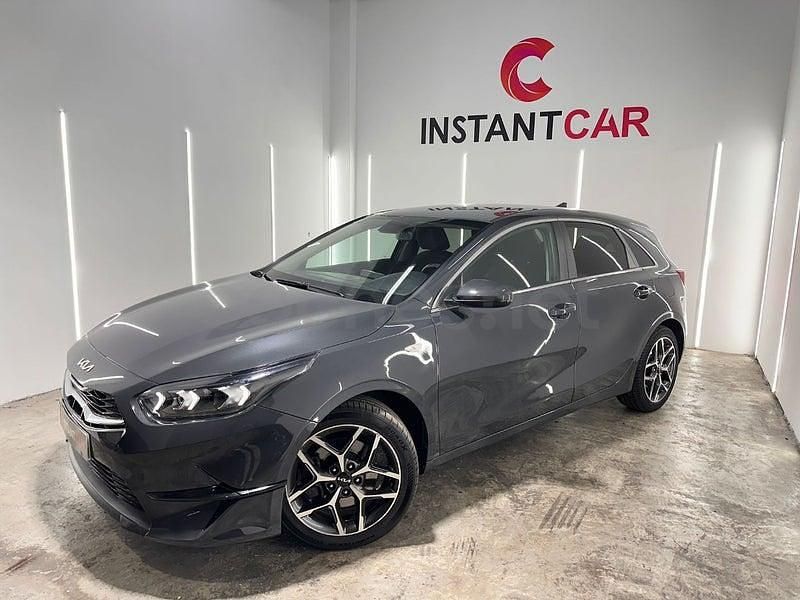 Usado Kia Ceed 120 CV (88 kW) 2022 Gris / plata Utilitario