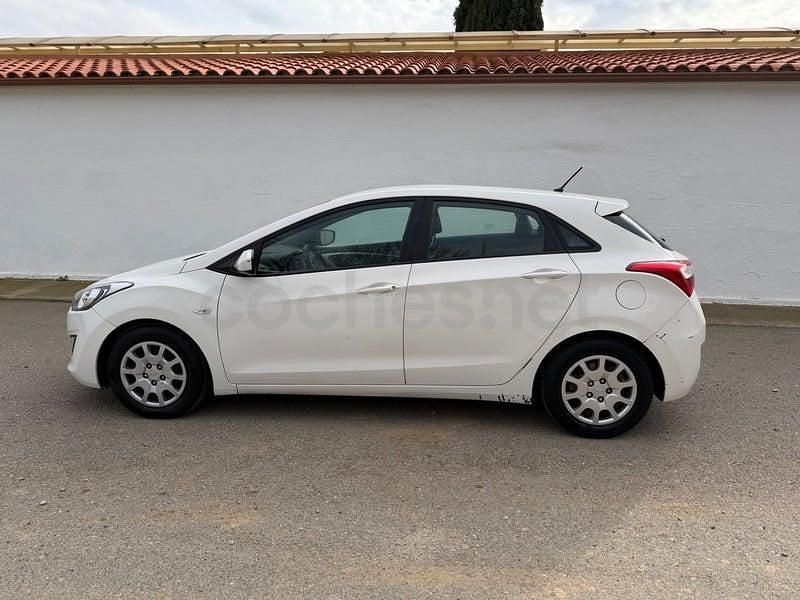Usado Hyundai i30 Style 135 CV (99 kW) 2013 Blanco Berlina