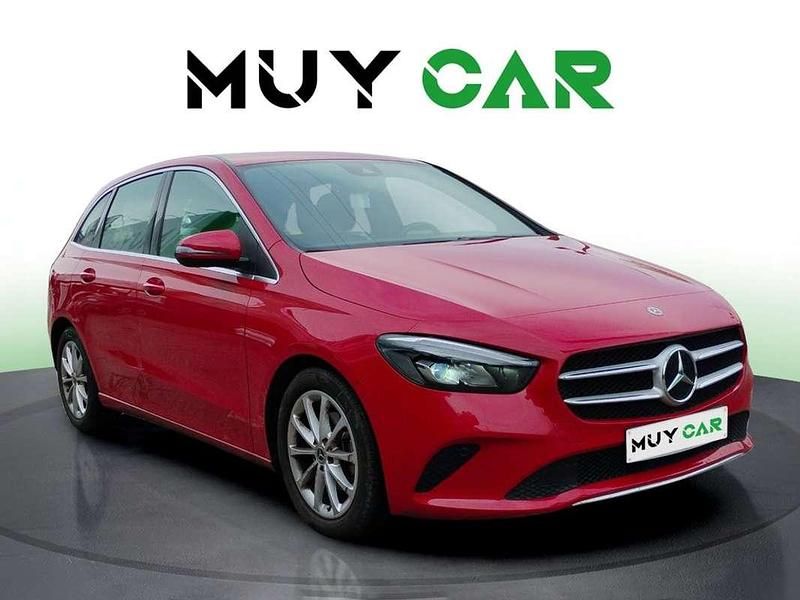 Rojo Usado 2020 Mercedes B180 Monovolumen | 19.990 € (Buen precio) - Imagen 1/4