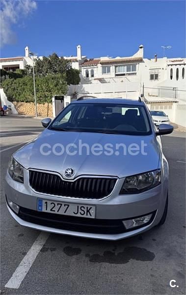 Gris / plata Usado 2016 Skoda Octavia Ambition Familiar | 7000 € (Buen precio) - Imagen 1/4