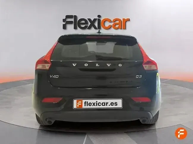 Usado Volvo V40 Inscription 150 CV (110 kW) 2017 Negro Berlina