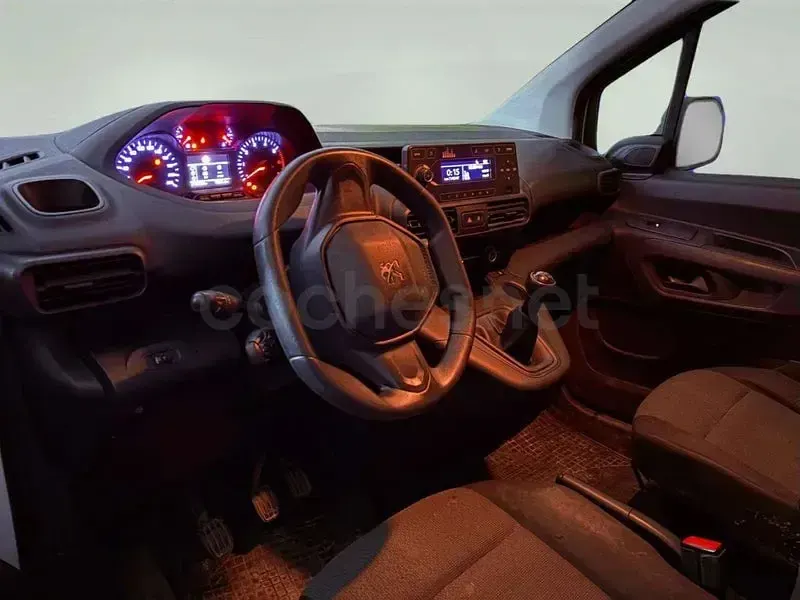 Usado Peugeot Rifter Active 100 CV (73 kW) 2018 Blanco Monovolumen