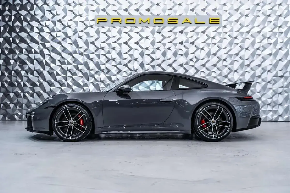 Usado Porsche 992 480 CV (353 kW) 2025 Gris Coupe