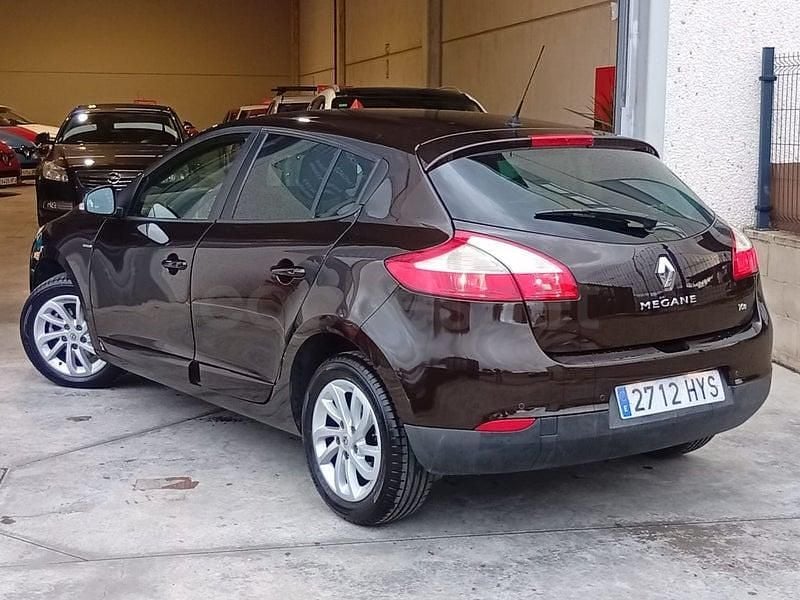 Usado Renault Mégane LIMITED 115 CV (84 kW) 2014 Marrón Berlina