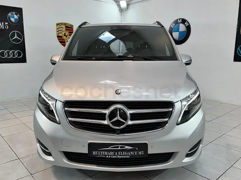 Usado Mercedes V250 Exclusive 204 CV (150 kW) 2018 Gris / plata Monovolumen