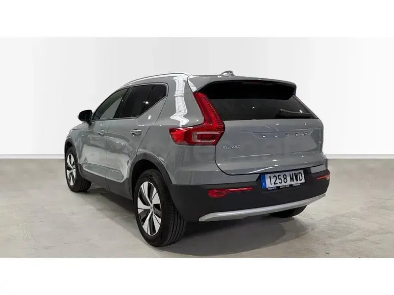 Usado Volvo XC40 Core 163 CV (119 kW) 2024 Gris / plata SUV