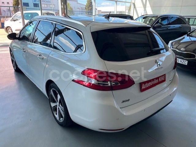 Usado Peugeot 308 SW Access 130 CV (95 kW) 2016 Blanco Familiar