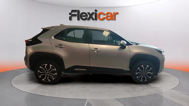 Usado Toyota Yaris Hybrid Active 116 CV (85 kW) 2024 Gris